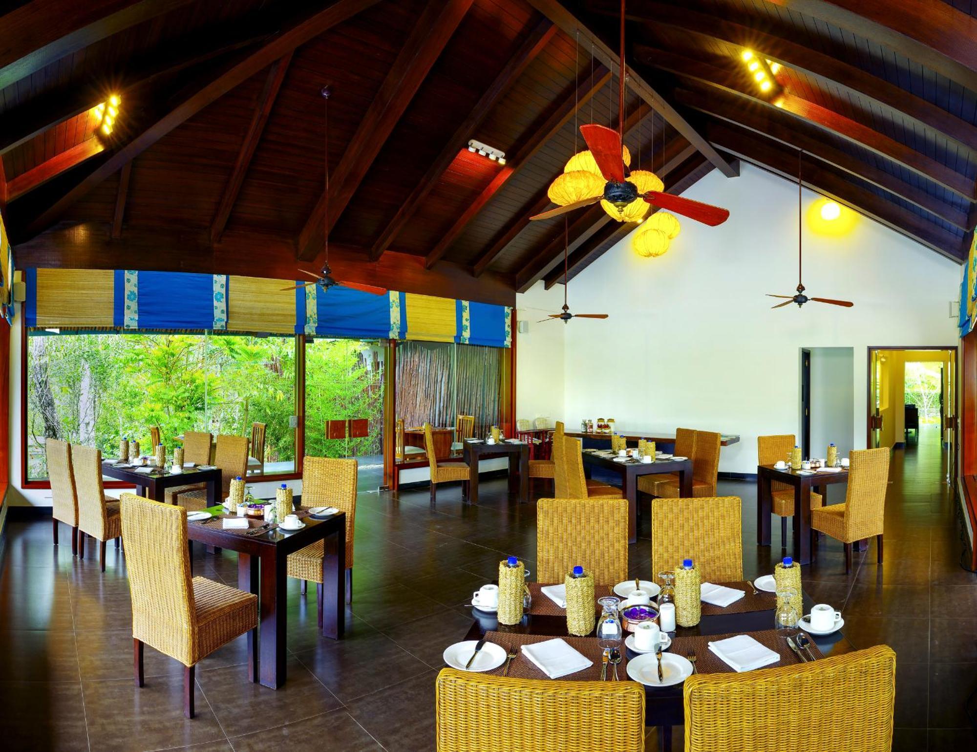 Niraamaya Retreats Cardamom Club Hotel Thekkady Exterior photo