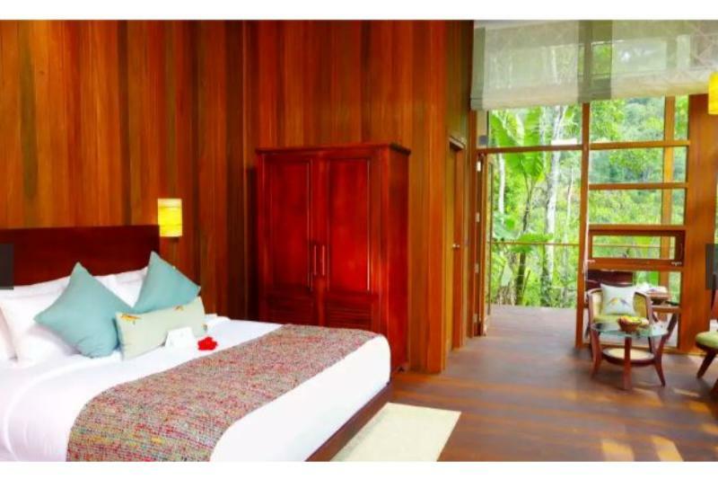 Niraamaya Retreats Cardamom Club Hotel Thekkady Exterior photo